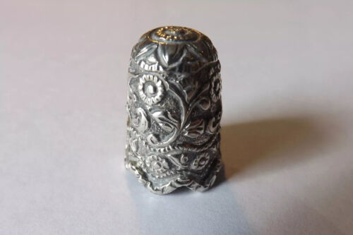 MASSIVER SILBER FINGERHUT 1880 INDISCHER RAJ GEWELLTER RAND DESIGN 2,25 CM (4164)