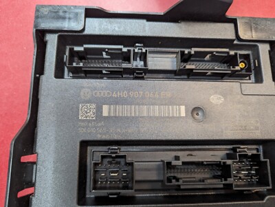 2012 AUDI A7 KEYLESS CONFORT ACCESS COMPUTER CONTROL MODULE OEM WITH BRACKET