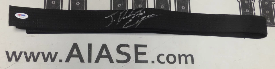 Cinturón Negro Junior Dos Santos Firmado UFC CERTIFICADO DE AUTENTICIDAD PSA/DNA 166 160 155 146 90 Foto 3 de 4