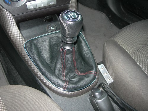 Couvre Volant à Coudre Cuir Et Cuir Perforé Coutures Rouges - Gianeli