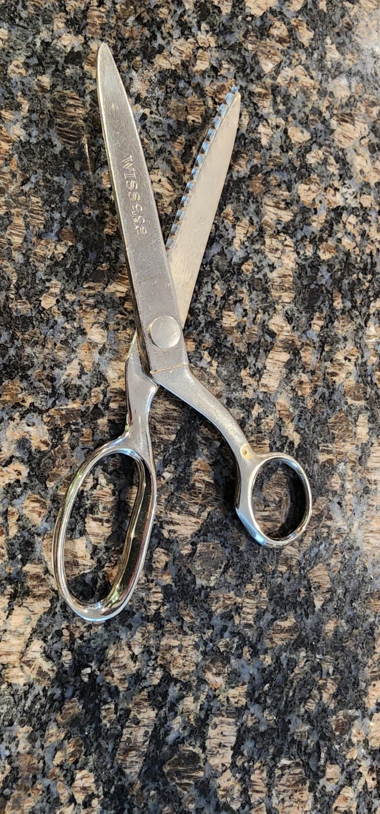 3 Claveles Pinking Shears 18 Cm – Nickel-Plated Zig Zag Fabric Scissors For Sewing & Crafts - View #3