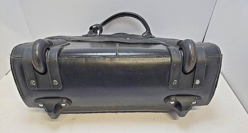 Maletín de mano McKlein EE. UU. de cuero con bordes para computadora portátil Foto 3 de 4