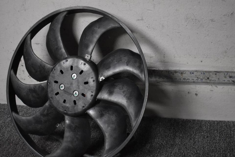 Ventilador de refrigeración del motor Porsche 718 Cayman S 2017-2020 OEM de fábrica Foto 3 de 4