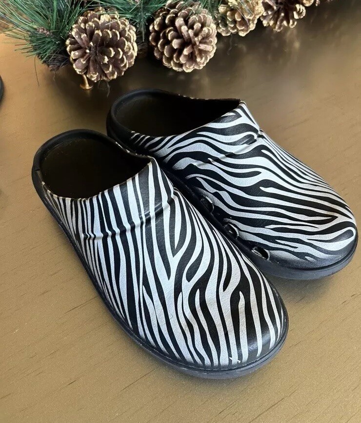 Oofos Oocloog Zebra Print Orthopedic Clog Women’s… - image 2