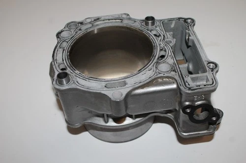 CYLINDER, REAR
