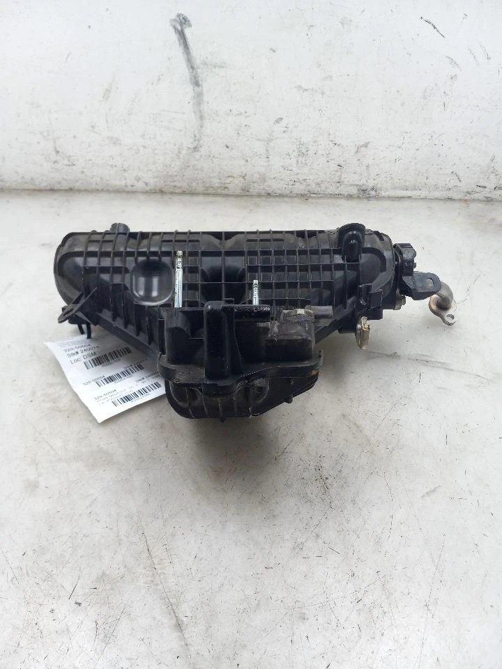 10 11 12 13 14 15 16 17 18 TOYOTA PRIUS V COLECTOR DE ADMISIÓN ENCHUFABLE 17120-37054 Foto 2 de 4