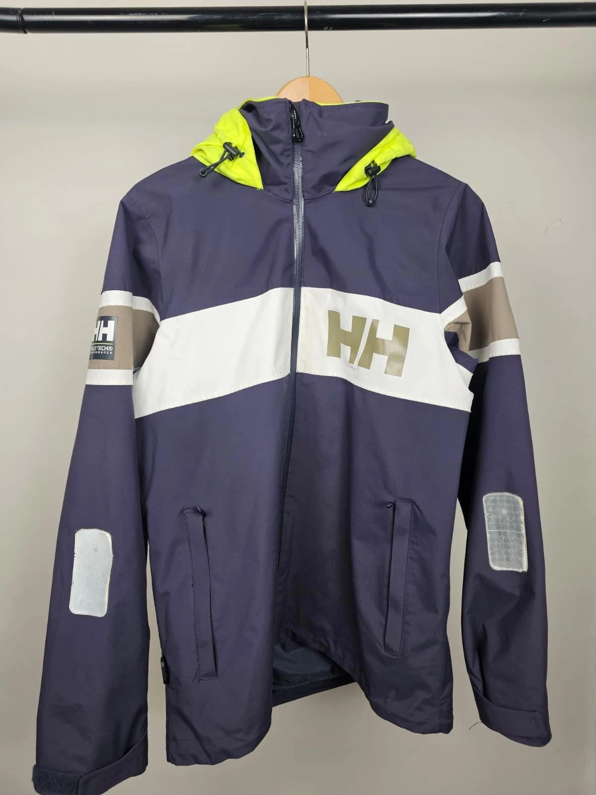 Helly Hansen Mens Salt Flag Full Zip Hooded Waterproof Sailing Jacket - L/Large
Opens in a new windo