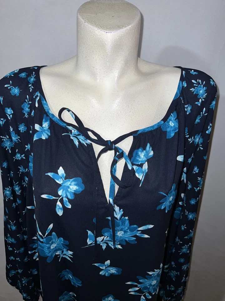 Túnica informal floral azul y blanco manga 3/4 floral Woman Within Top para mujer 2X Plus Foto 2 de 4