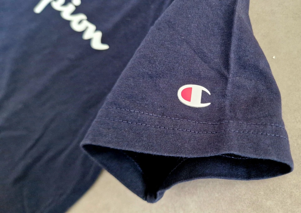 Champion T-shirt Größe 126 131 blau Jungen Mädchen Neuwertig Großes Logo - Bild 3 von 4