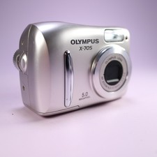 Cámara digital compacta Olympus X-705 4,0 MP plateada probada