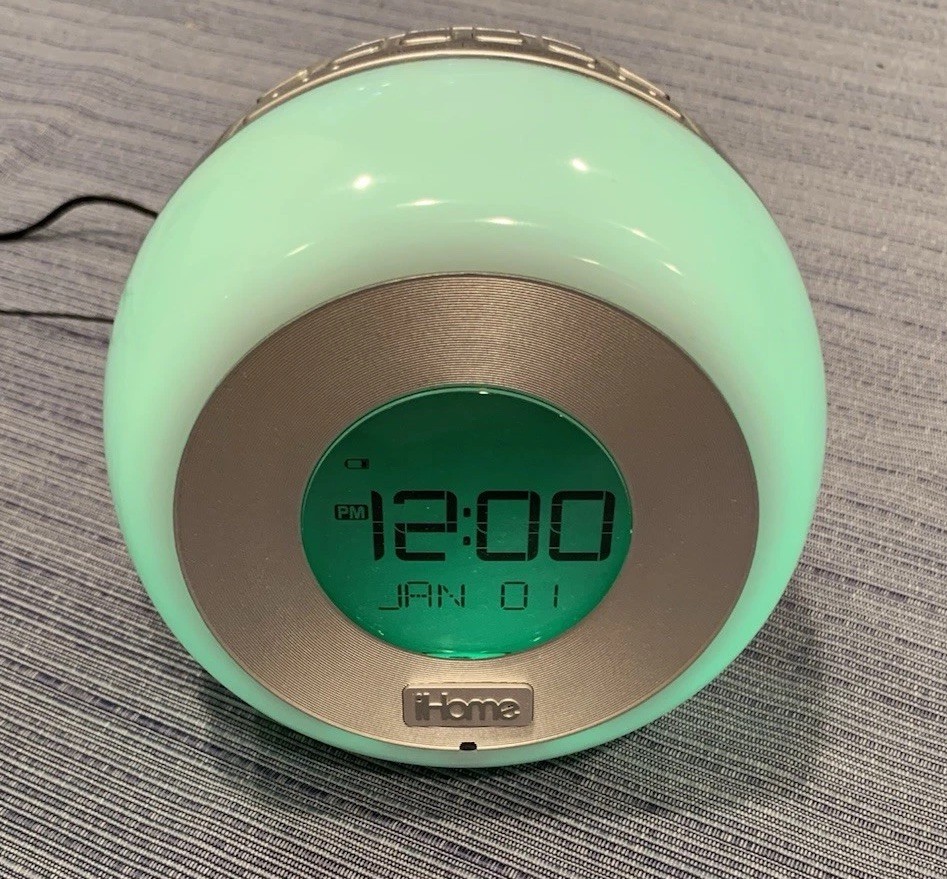 i Home i M 29 S Color Changing Dual Alarm FM Clock Radio with USB Charging photo i Home i M 29 S Color Changing Dual Alarm FM Clock Radio with USB Charging featured image