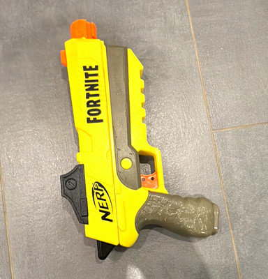 NERF Fortnite Dart-Blaster Gelb/Grau/Orange inkl. 3 Schaumstoff-Darts
