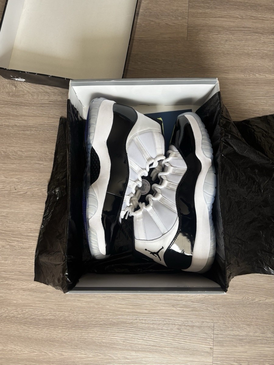 Air Jordan 11 Concord