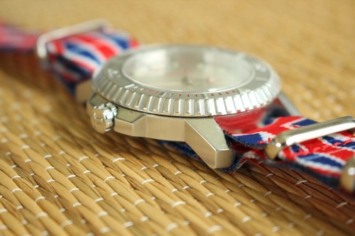 BRITANNIA F1 TISSOT SEASTAR 660 STAINLESS STEEL SILVER DIAL DRIVER WATCH BOX SET - Picture 10 of 12