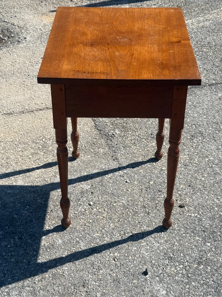 Antique Sheraton country work table night stand solid walnut 1830 - Image 3 of 4