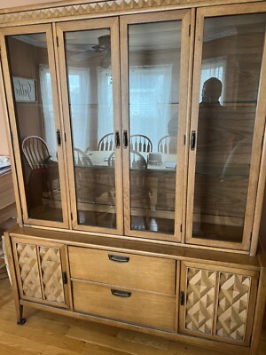 Broyhill Premier Mid Century China Cabinet Antique Vintage