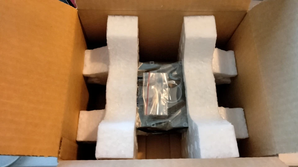 Hard Drive MICROPOLIS TOMAHAWK 3391AV 9.1GB 7.2K 50 pin Ultra SCSI-3 3.5'' - Image 4 of 4