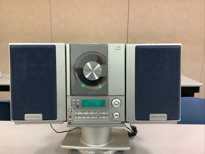 Vintage Y2K Sharper Image SO226 Vertical CD Player Stereo AM/FM Radio (TESTED)