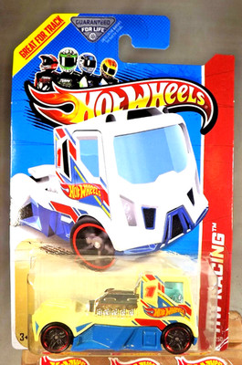 2013 Hot Wheels #102 HW Racing-HW Race Team RENNEN RIG White w/Black Pr5 Spokes