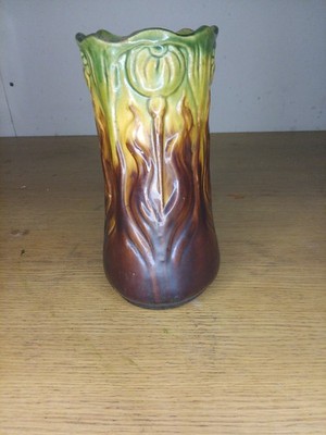 Vtg Floral Weller Art Nouveau Blended Majolica Vase 8 1/2'' tall 4'' in Diameter