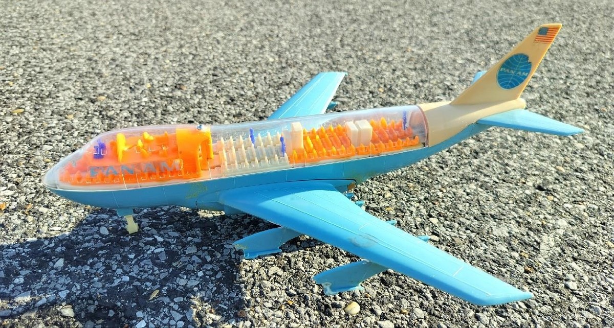 VINTAGE PAN AM 747 TOY AIRPLANE BATTERY OPERATED MOVING