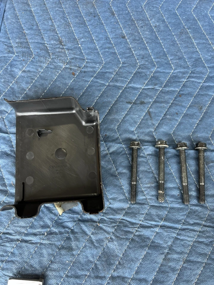 1993-1997 Volvo 850 850R M56 Manual Trans Shifter Mount Bracket OEM 5 Spd #4646E - Image 2 of 4