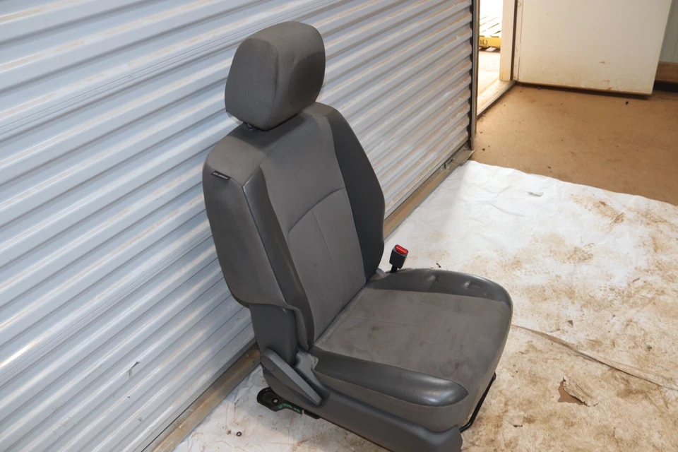 Nissan NV1500 NV2500 NV3500 2018-2021 asiento delantero derecho del lado del pasajero OEM Foto 2 de 4