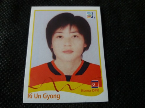 PANINI WM WOMENS 2011 GERMANY STICKER FIGURINA SCEGLI RARE BADGE TEAM 178 -> 335 - Picture 35 of 156