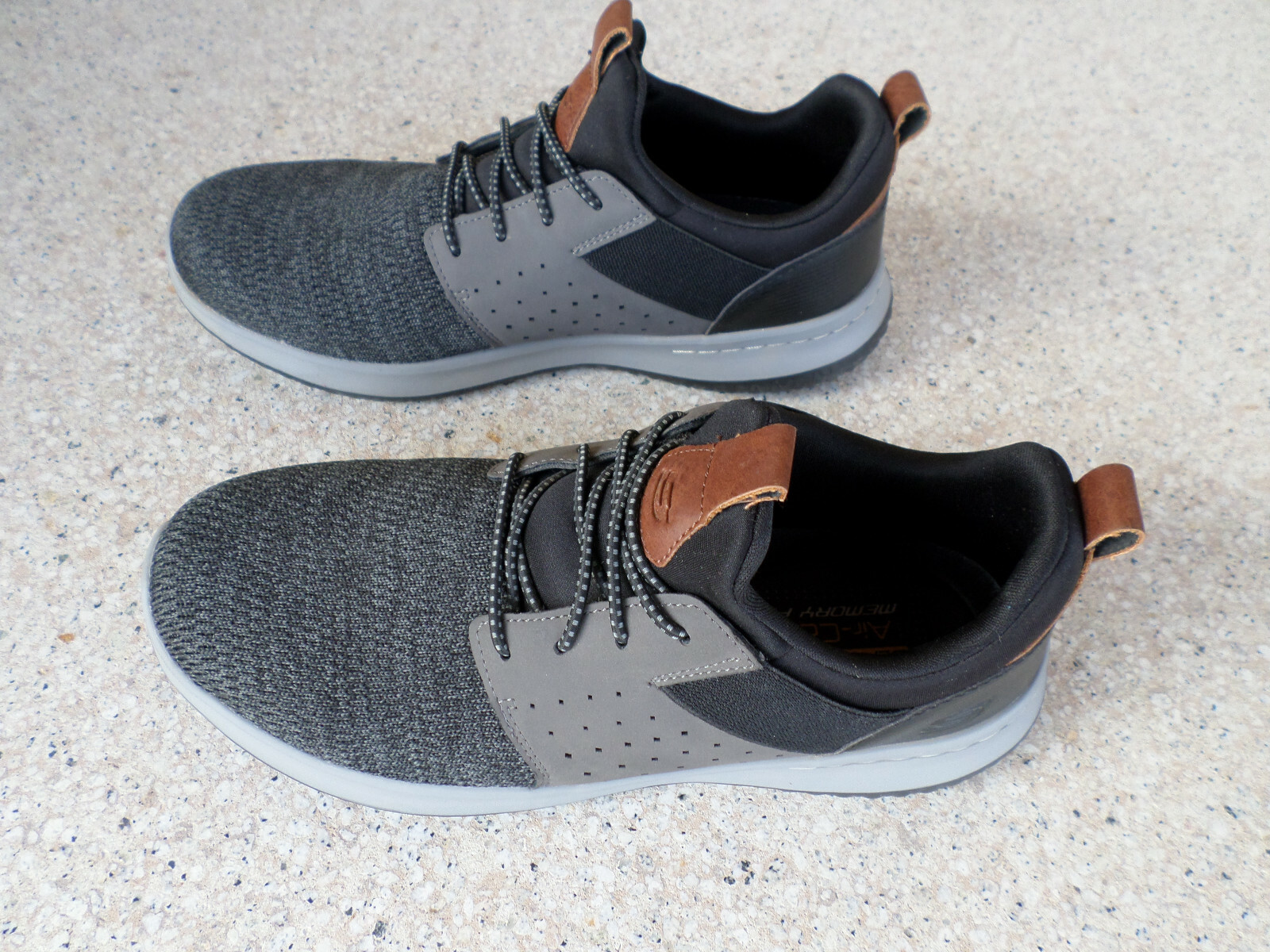 Skechers Classic Fit, Gray, Memory Foam 