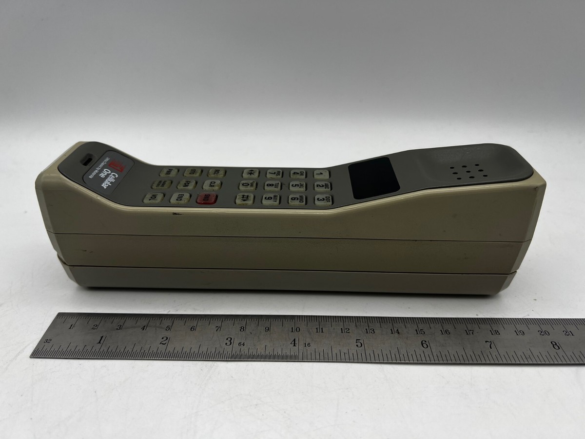 Vintage 80s CELLULAR ONE Ultra Classic Motorola Brick Phone Vintage 80s CELLULAR ONE Ultra Classic Motorola Brick Phone