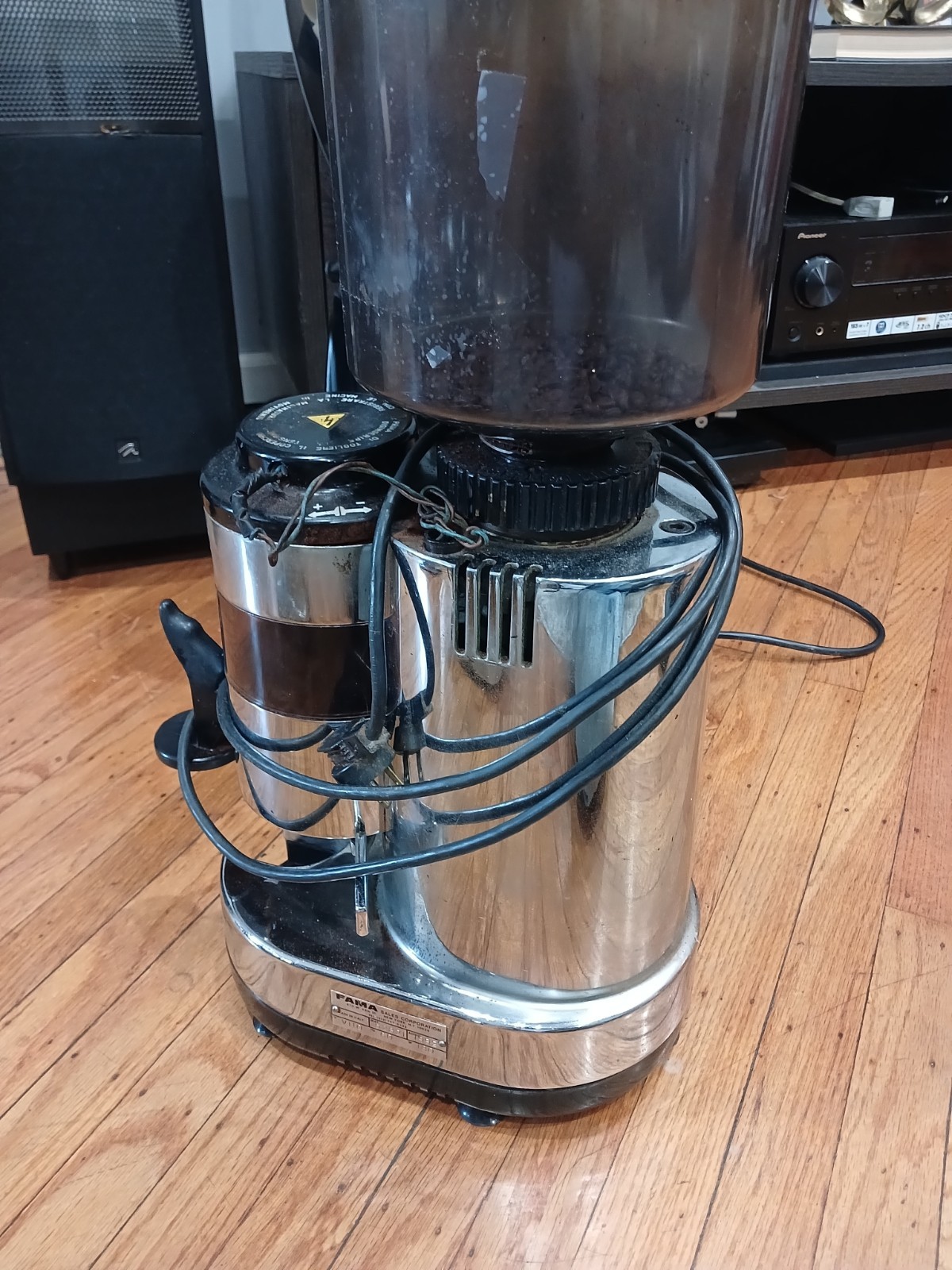 FAMA ESPRESSO  COFFEE GRINDER