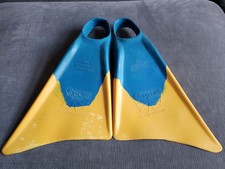 Churchill Makapuu Pro Swim Fins Diving Snorkeling Sz M/L Blue Yellow CLEAN COND