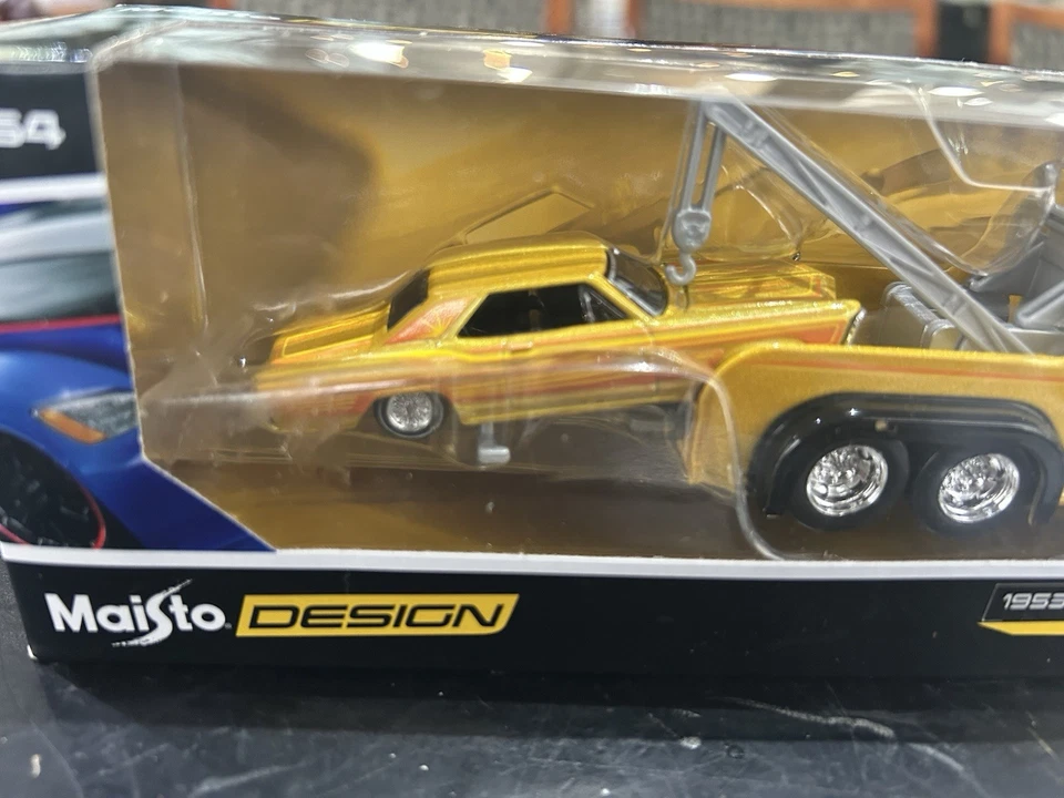 Camión de remolque Maisto Design 1953 Mack B-61/Buick Riviera Elite Transports 1965 1:64 Foto 4 de 4