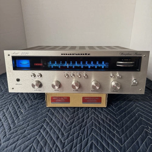 MARANTZ 2220 VINTAGE AM/FM STEREO RECEIVER - SERVICED - CLEANED - TESTED