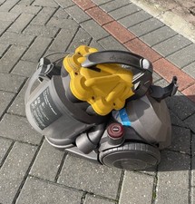 Dyson DC19 T2 cylinder vacuum cleaner For Parts Spares Repairs