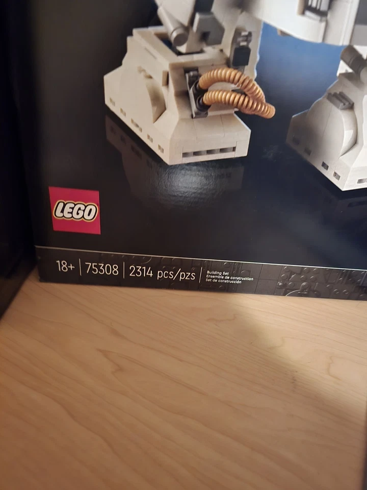 LEGO Star Wars: R2-D2 (75308) Brand New In Box - Image 2 of 2