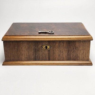 Holzkästchen Schatulle mit Schlüssel Wurzelholz Optik Vintage Schmuckkasten