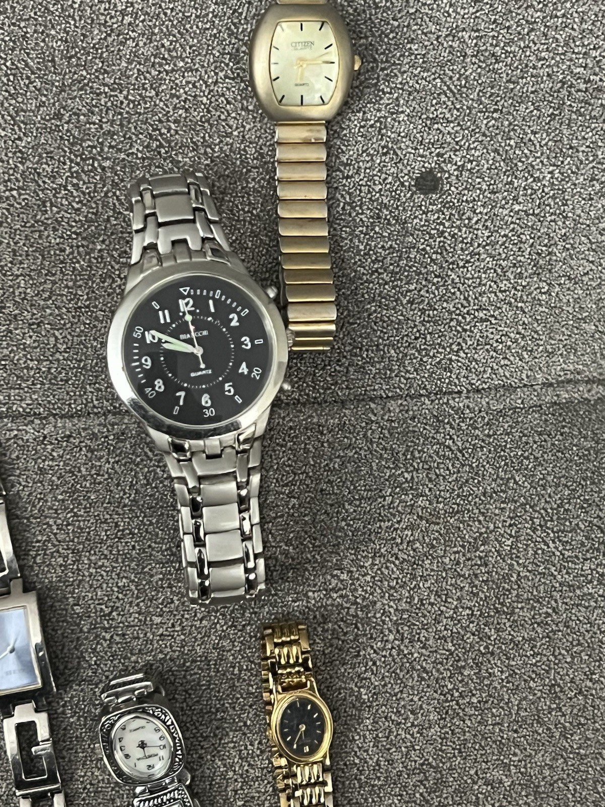 Watch Bundle , Needs Batteries - image 4