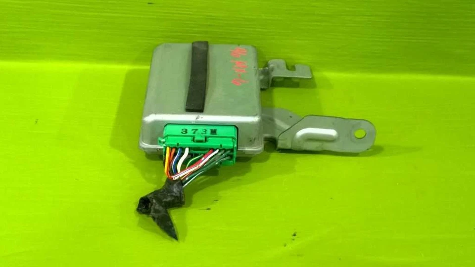 96 MAZDA MX-6 2,5 L MT MÓDULO DE CONTROL DE CRUCERO OEM 1140-5  Foto 3 de 4