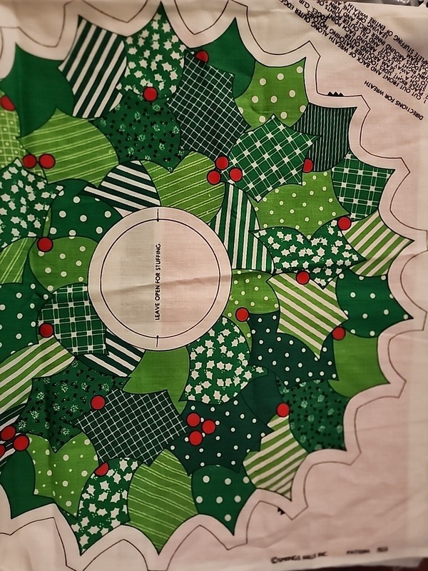 Vintage Holiday Wreath Fabric Panel Spring Mills 7515 Christmas