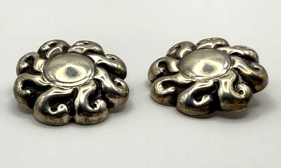 Taxco Unmarked Silver Sun Button - Image 3 of 4