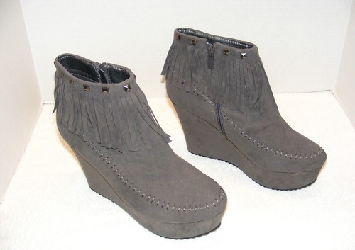 FOREVER WOMEN'S "JANICE" MOCCASINS STYLE SIZE 10 GRAY ANKLE BOOTS WITH FRINGE - 第 3/7 張圖片