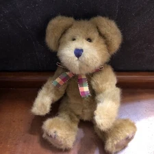 The Boyds Collection 1988-2001 Golden Brown Bear Fully Jointed 10” Classic w/Bow
