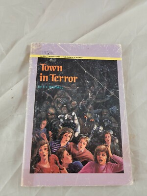 Town in Terror (Alien Adventures) by E. T. Randall Book Alien / Adventures 