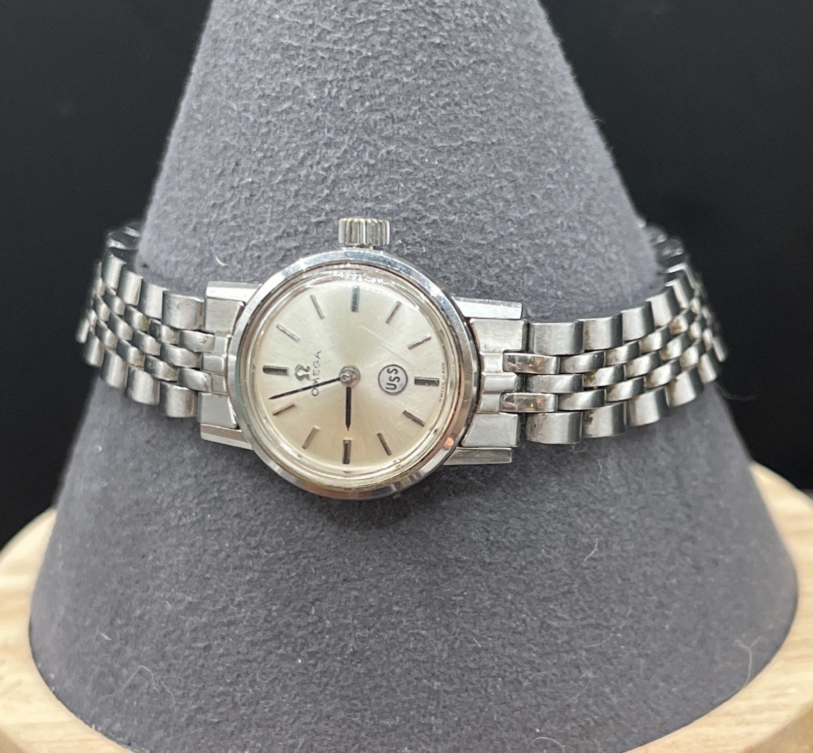 OMEGA US STEEL! De Ville Ladymatic 555.003 vintage Cal.661 Automatic Watch Read