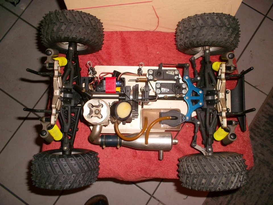 RC-Auto-Verbrenner mit Nitromotor 1:10 Maßstab 2WD-Frontantr mit 2Gang-Automatik - Bild 4 von 4