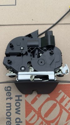 2008 - 2015 Volvo V70 XC70 III Rear Trunk Lock Actuator Latch 31253450 TESTED