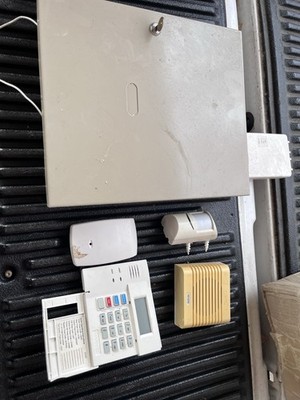 Honeywell Security Alarm System | Honeywell Vista-20P | Complete With Cell