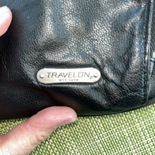 Travelon Borsa a tracolla regolabile in pelle nera borsetta espandibile - Foto 12 di 13