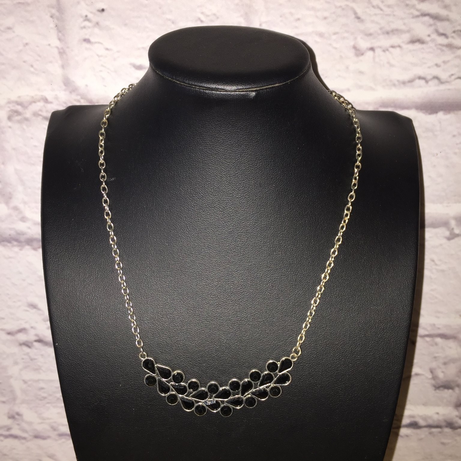 Gothic Glam Black Enamel Teardrop Leaf Collar Necklace Silver Tone Career